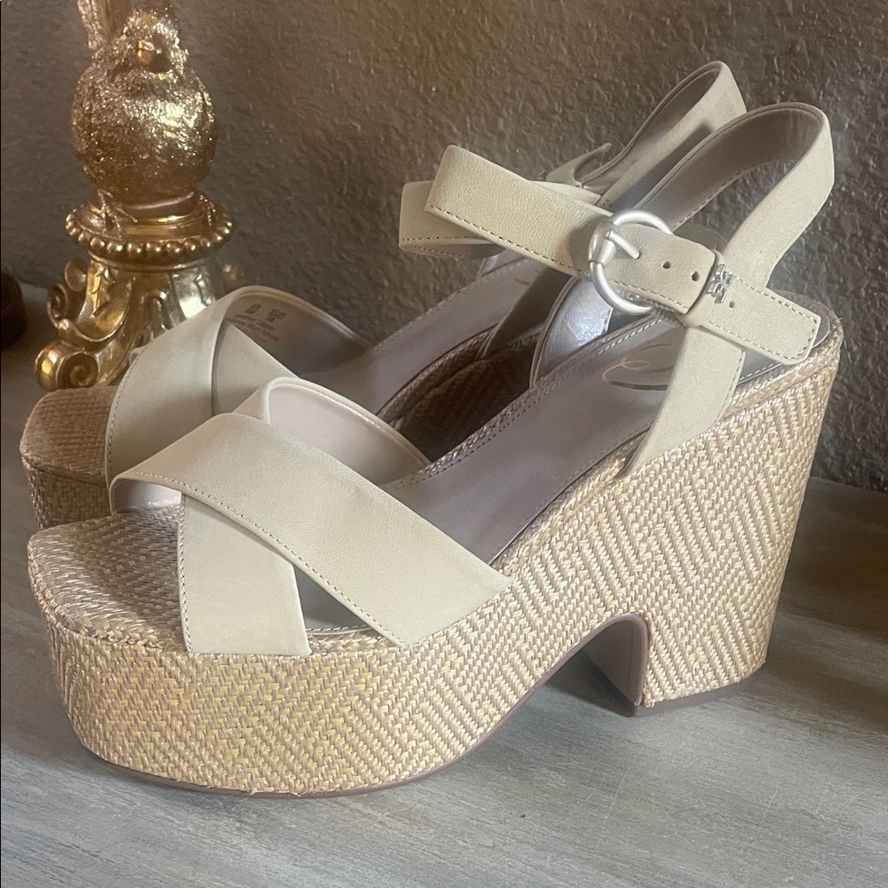 Sam Edelman Wedge heels . NEW in Box . Size 8 Suede Tan and Gold woven base